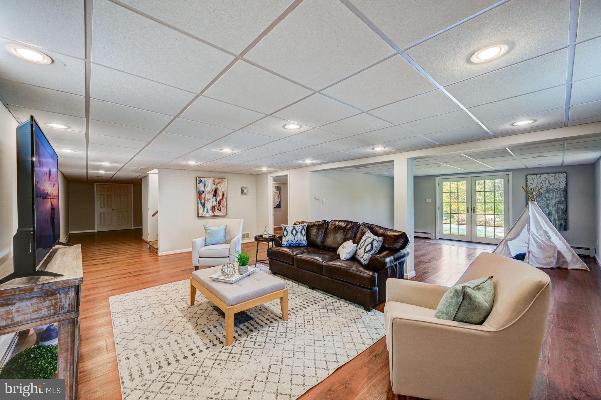 RADNOR HUNT - Residential