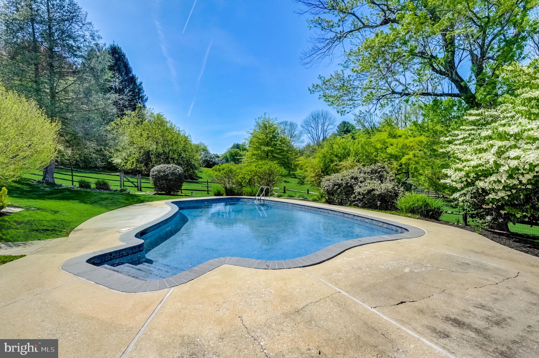 RADNOR HUNT - Residential