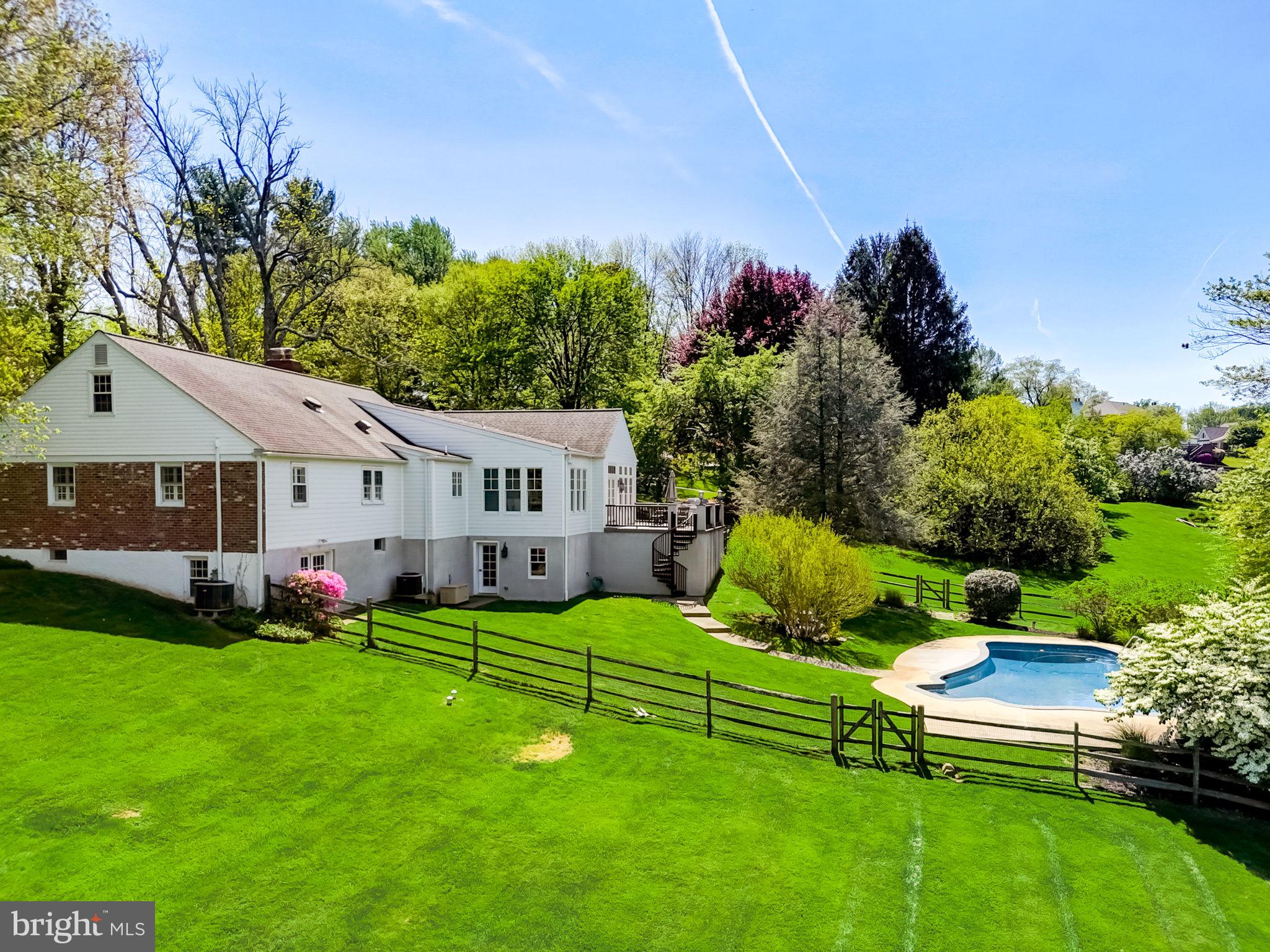 RADNOR HUNT - Residential