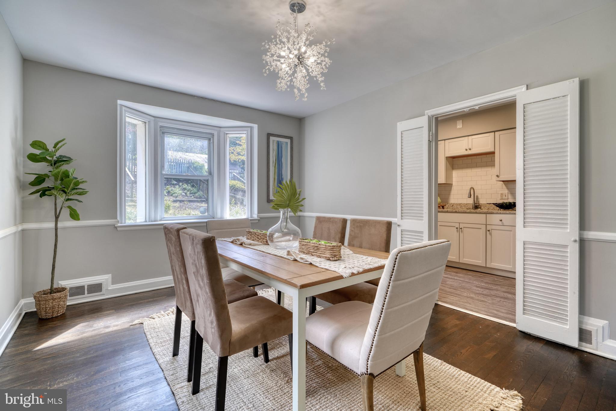 Welcome to this beautiful renovated house in the historic neighborhood of Northwood. When you enter you are greeted with gleaming hardwood floors, modern lighting, and an updated kitchen with granite countertops, stainless steel appliances and classy backsplash. Upstairs there are 3 nice bedrooms and a renovated bathroom. The basement has a rec room and a full bathroom. Enjoy the amazing landscaped yard.