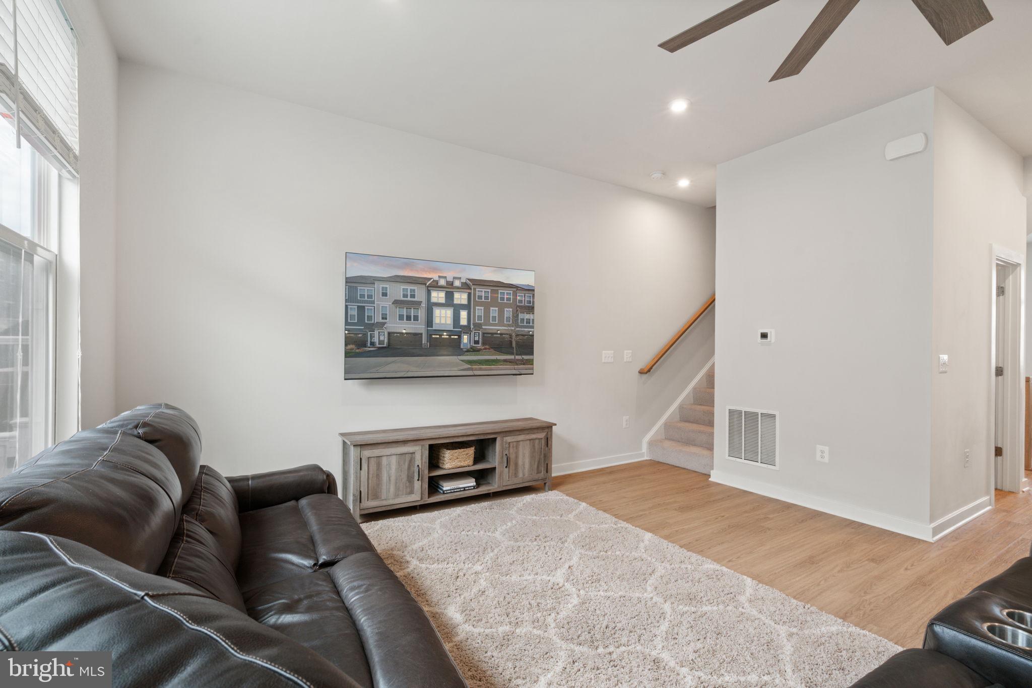 POTOMAC SHORES - Residential