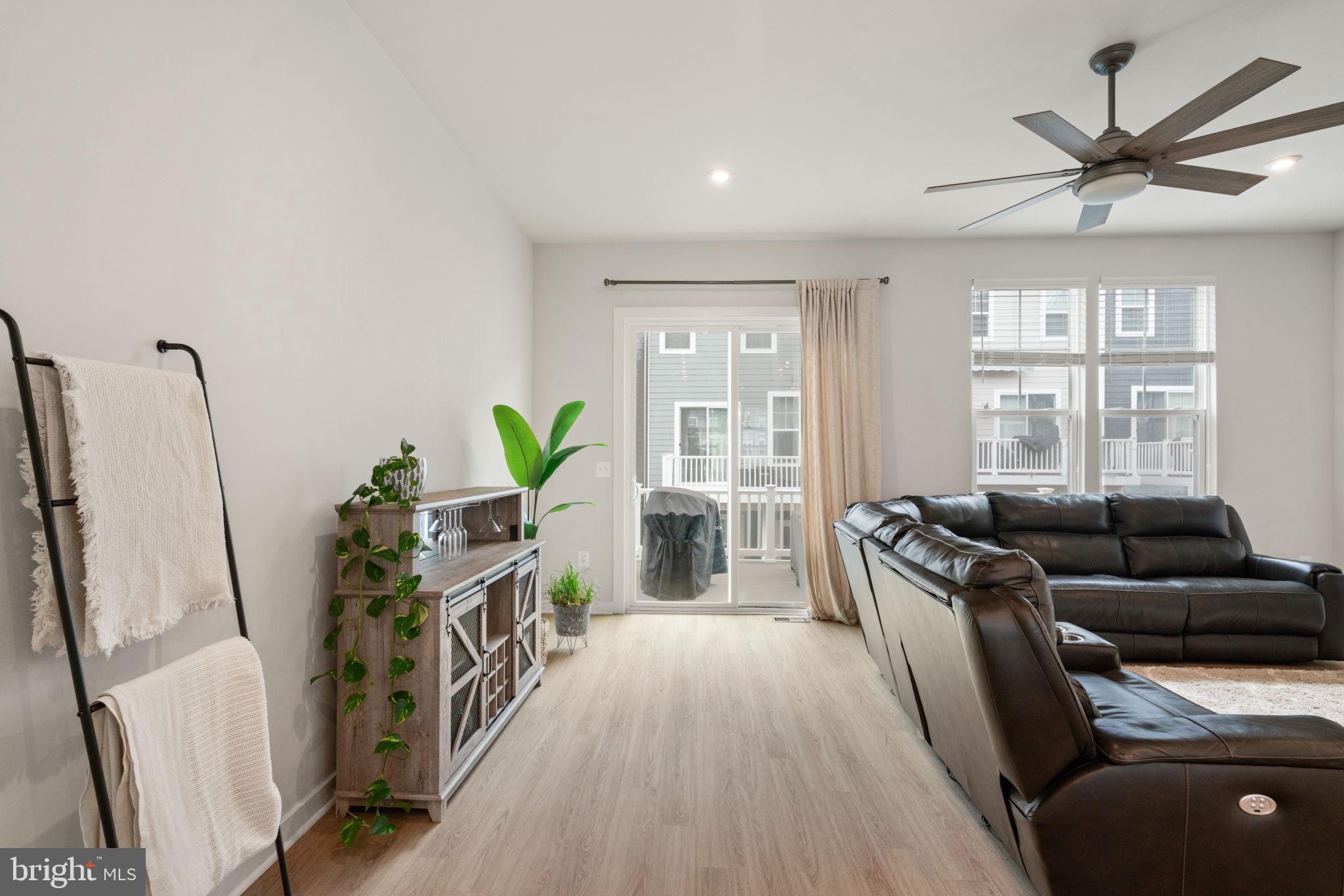 POTOMAC SHORES - Residential