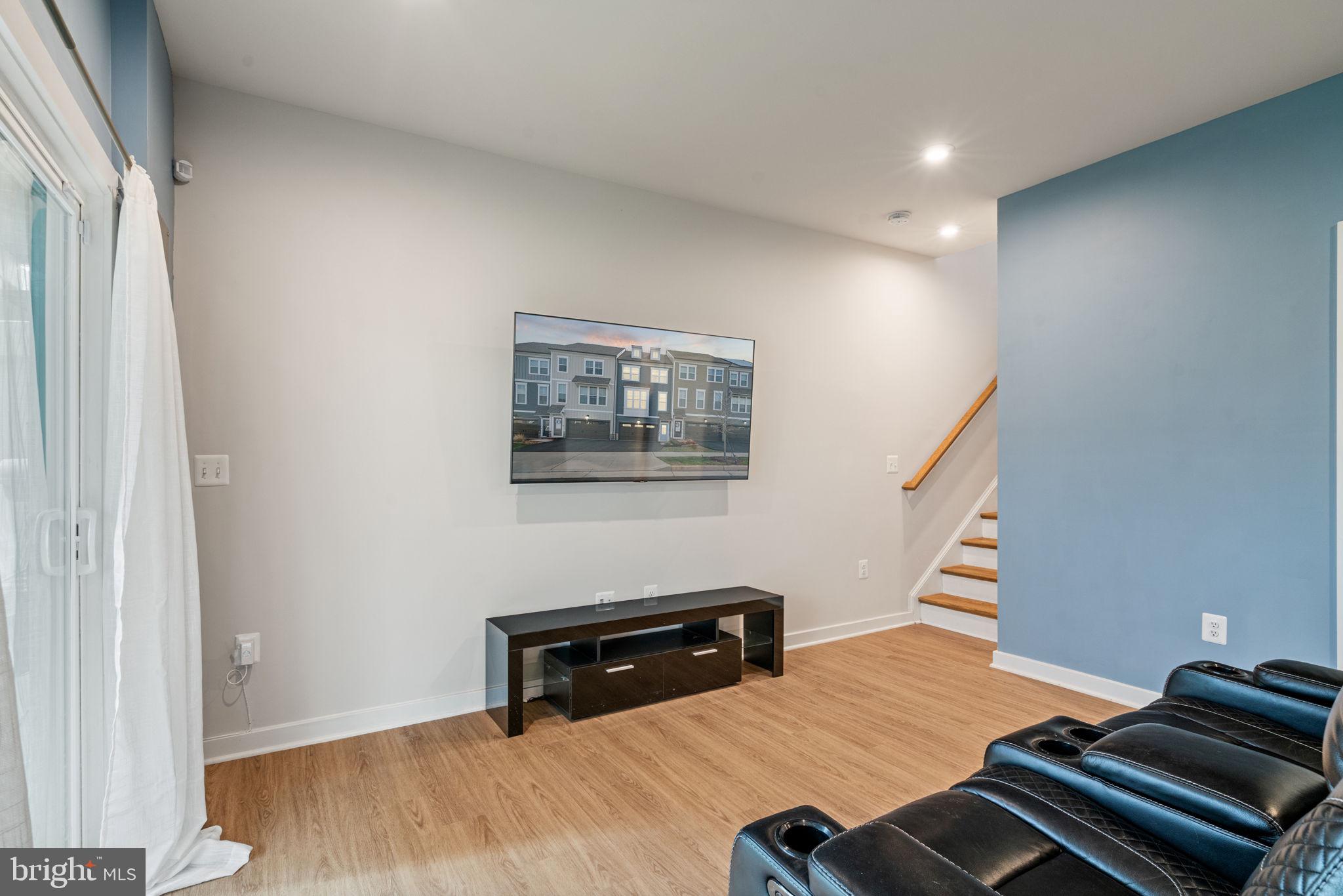 POTOMAC SHORES - Residential