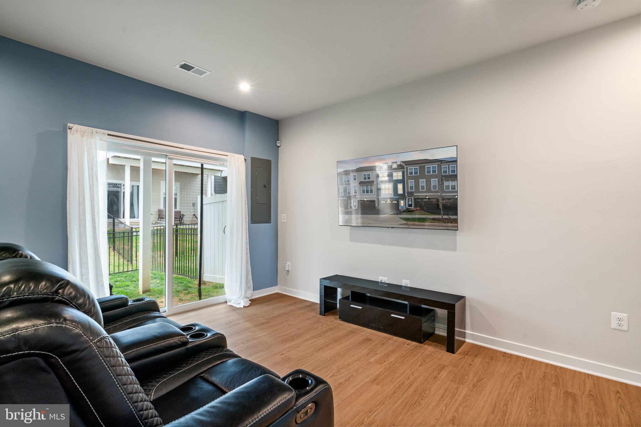 POTOMAC SHORES - Residential