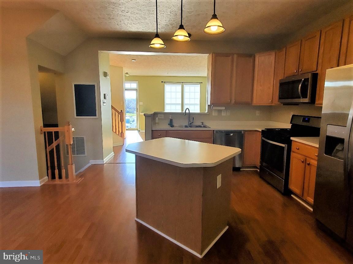 4542 GOLDEN MEADOW DRIVE