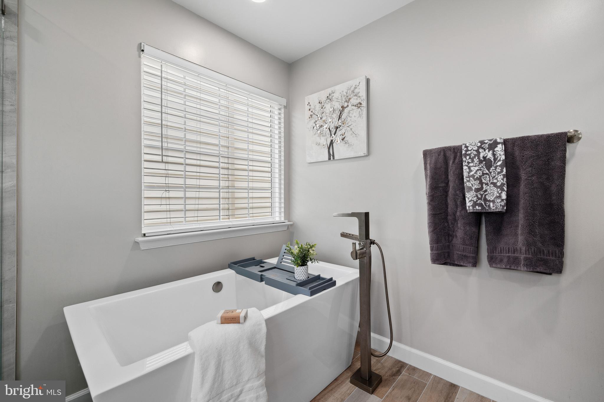 LORTON TOWN CNTR LANDBAY - Residential