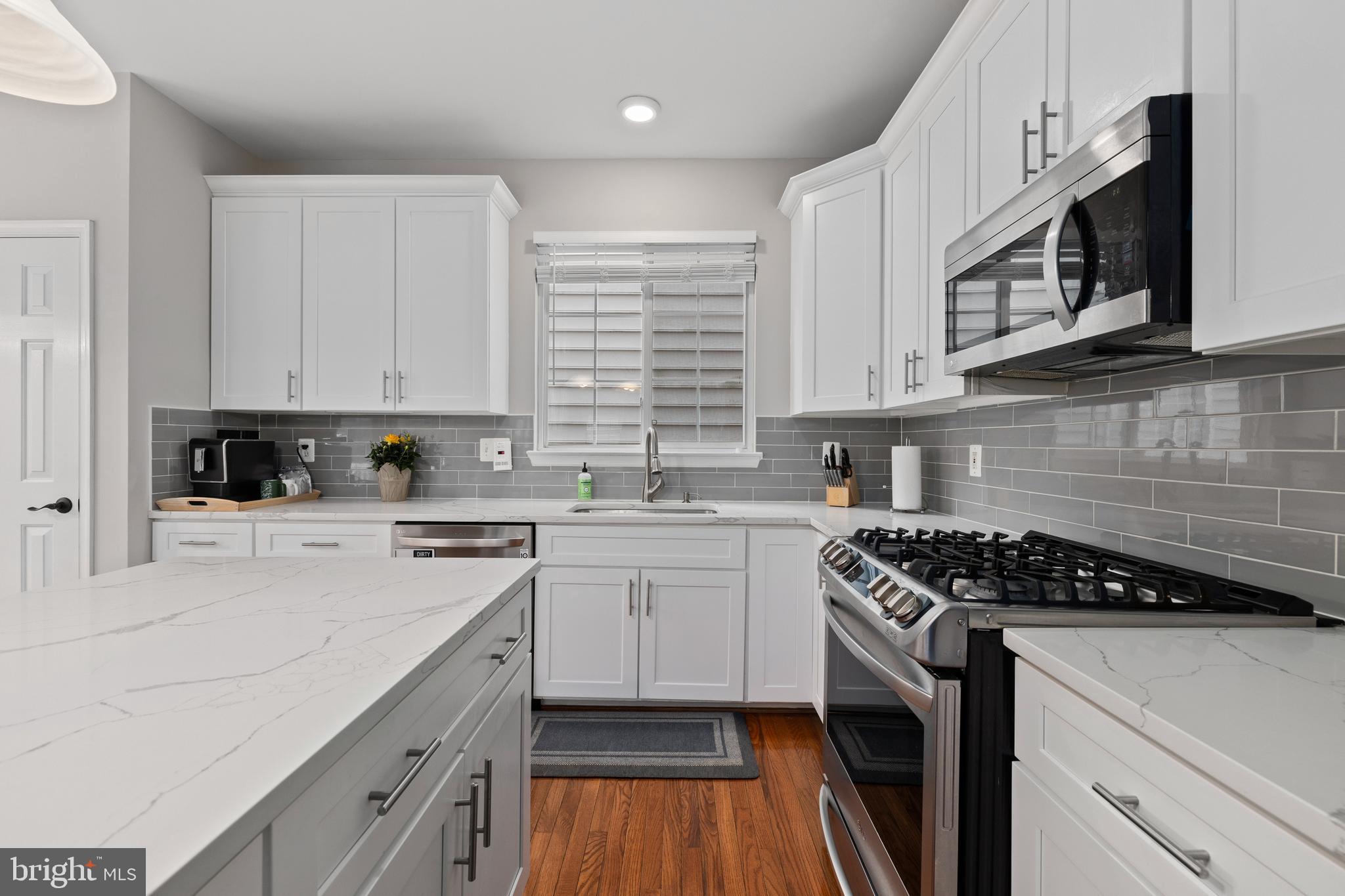 LORTON TOWN CNTR LANDBAY - Residential