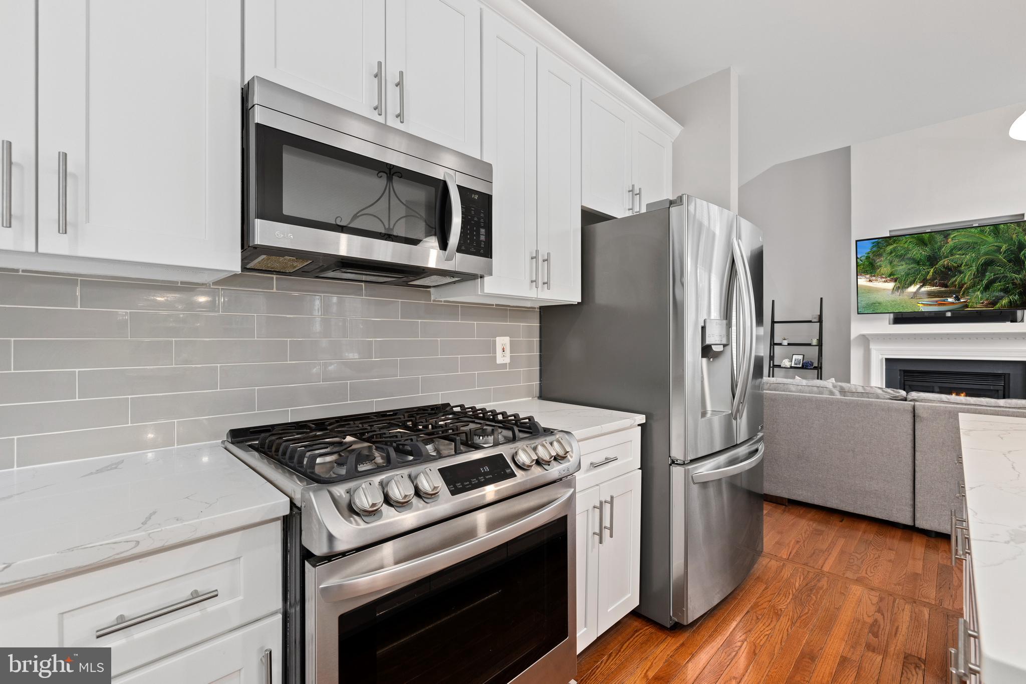 LORTON TOWN CNTR LANDBAY - Residential