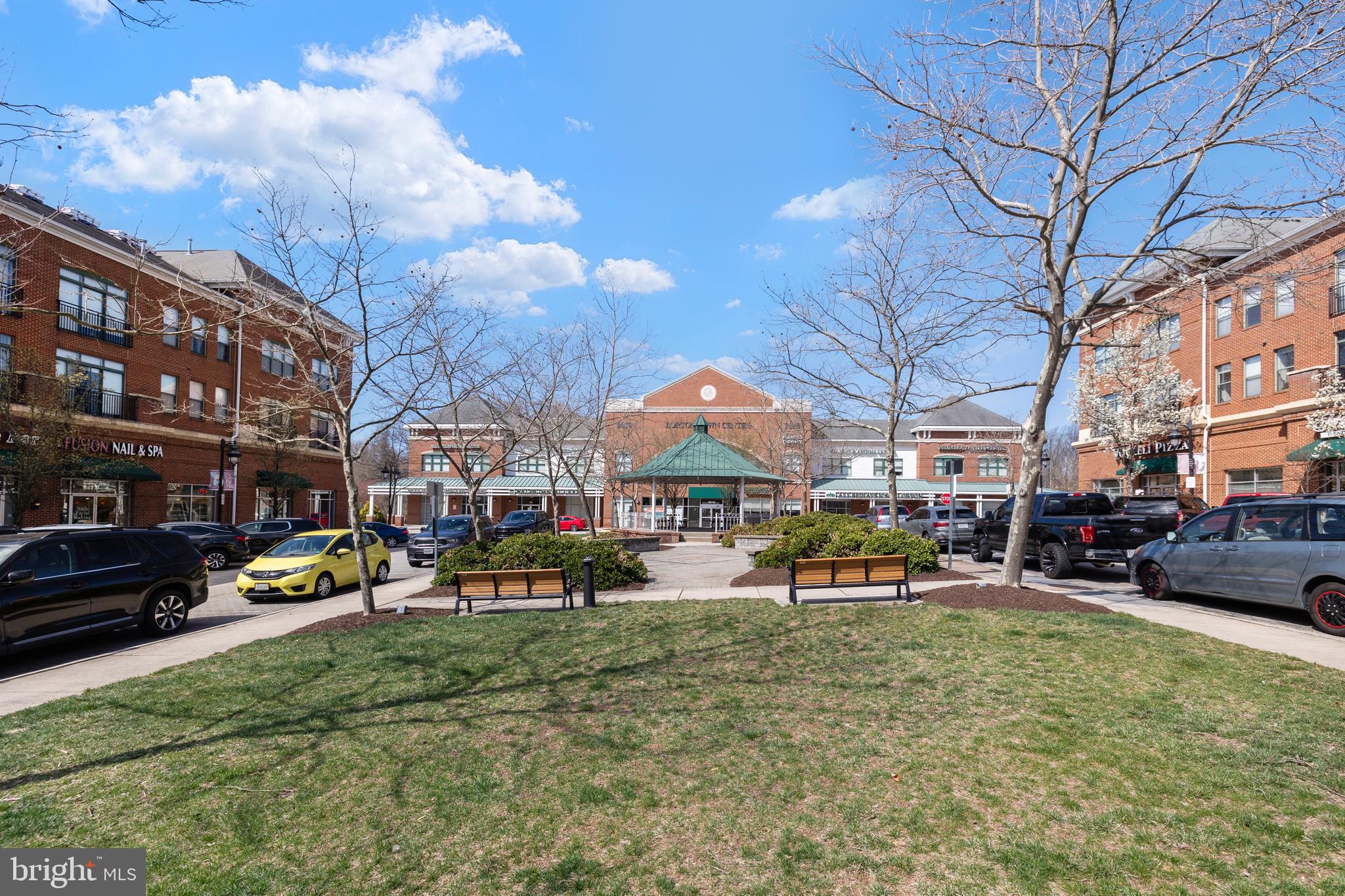 LORTON TOWN CNTR LANDBAY - Residential