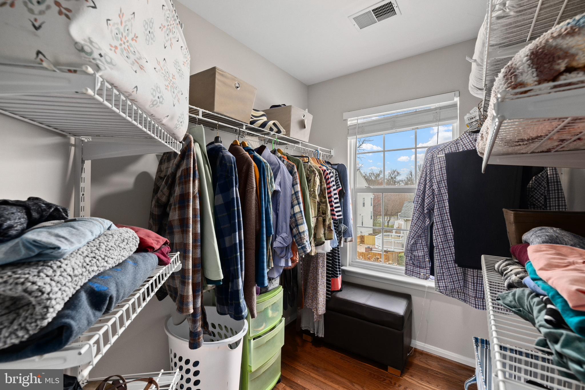 LORTON TOWN CNTR LANDBAY - Residential