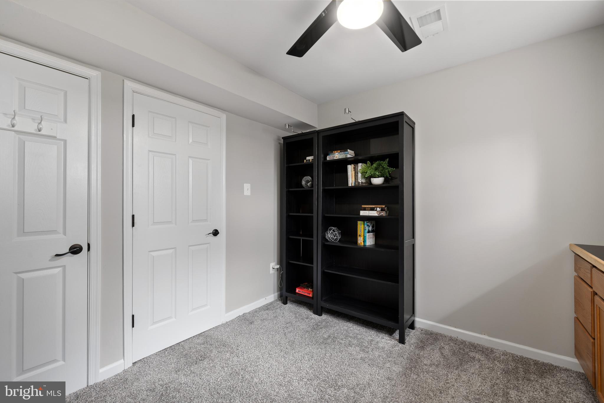 LORTON TOWN CNTR LANDBAY - Residential