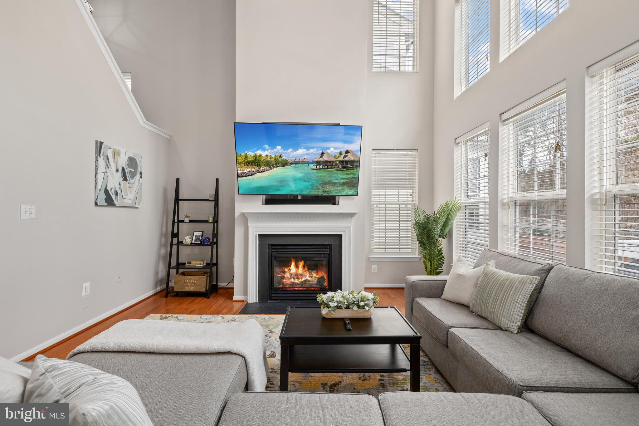 LORTON TOWN CNTR LANDBAY - Residential