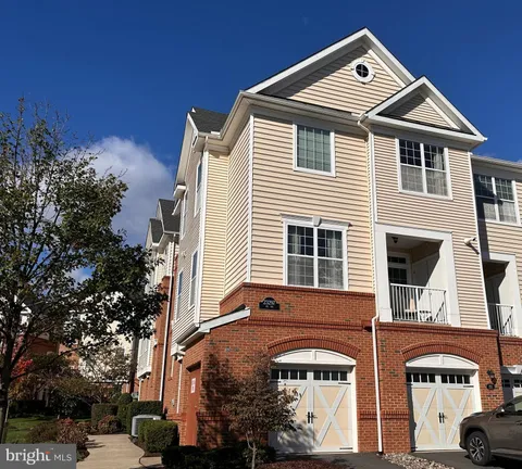 23297 Southdown Manor Terrace Unit 105, Ashburn, VA 20148 - MLS#: VALO2109596