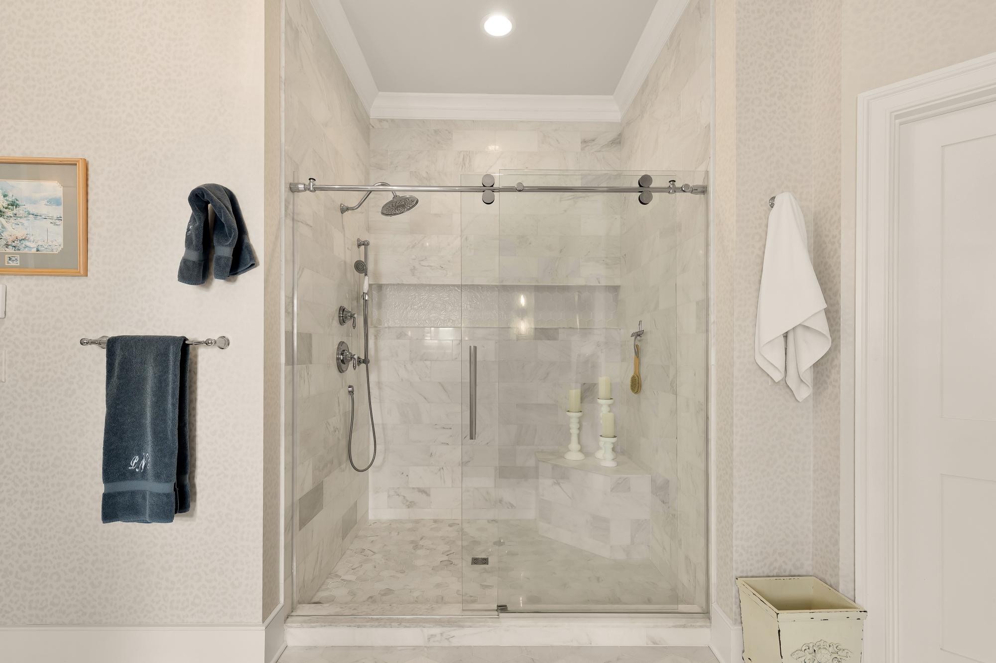 SHOWFIELD - Residential