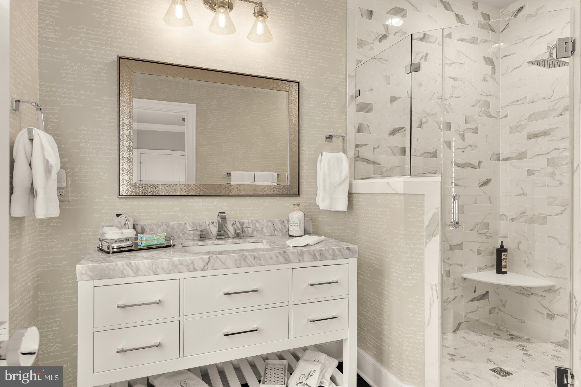 SHOWFIELD - Residential