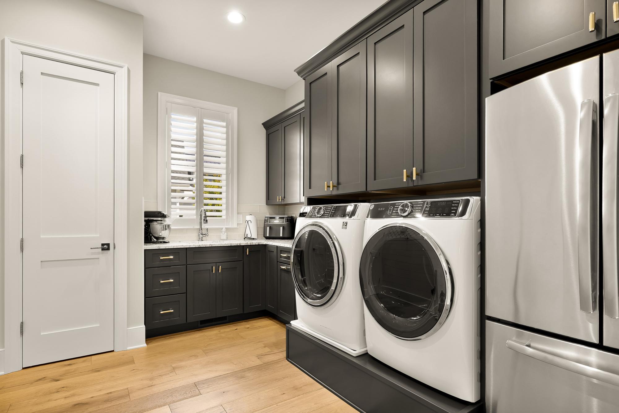 SHOWFIELD - Residential