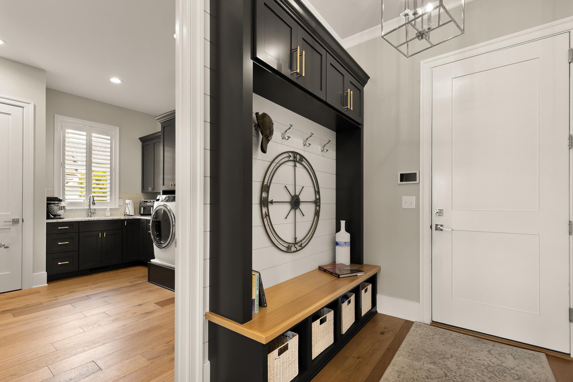 SHOWFIELD - Residential