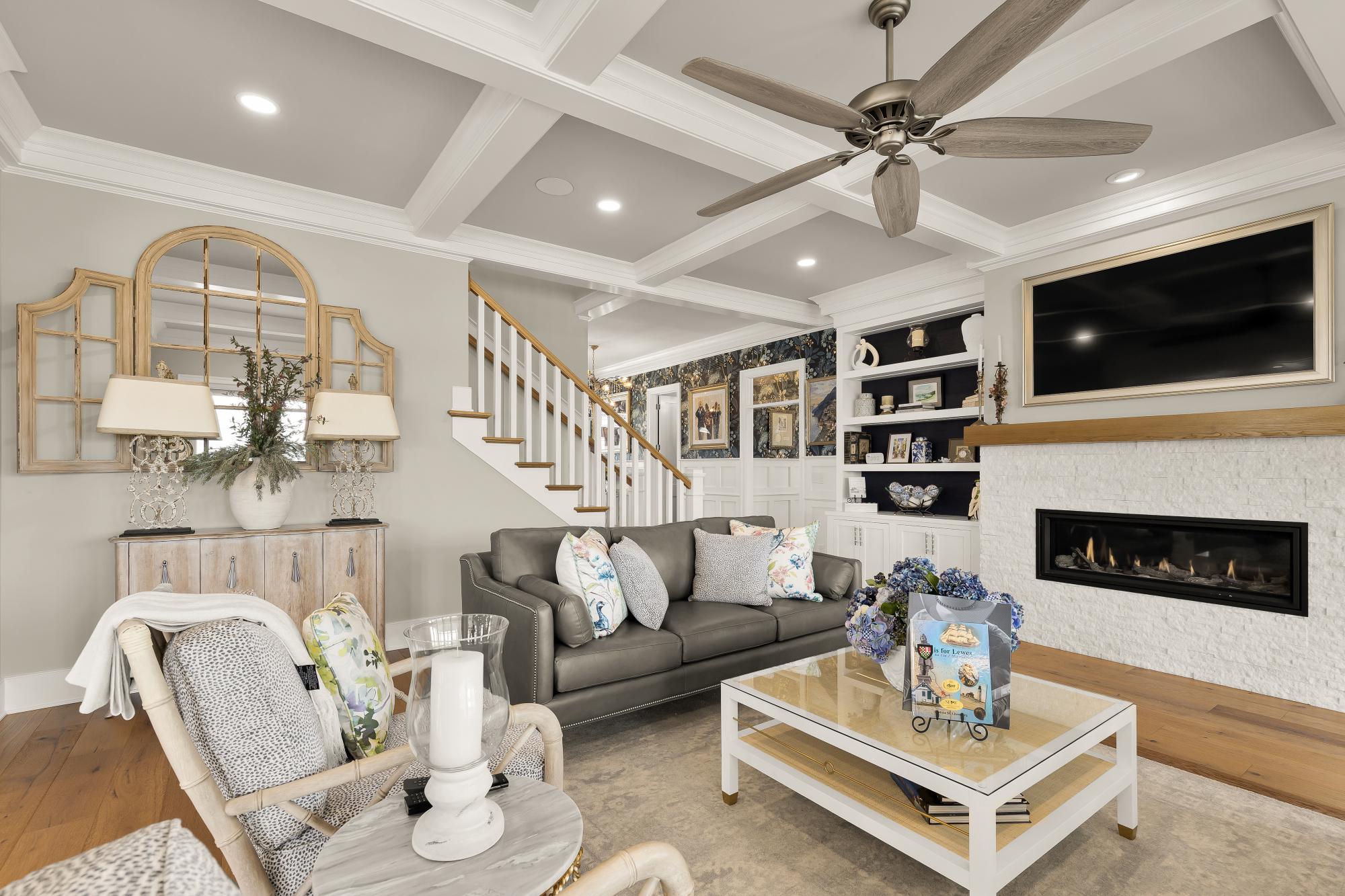 SHOWFIELD - Residential