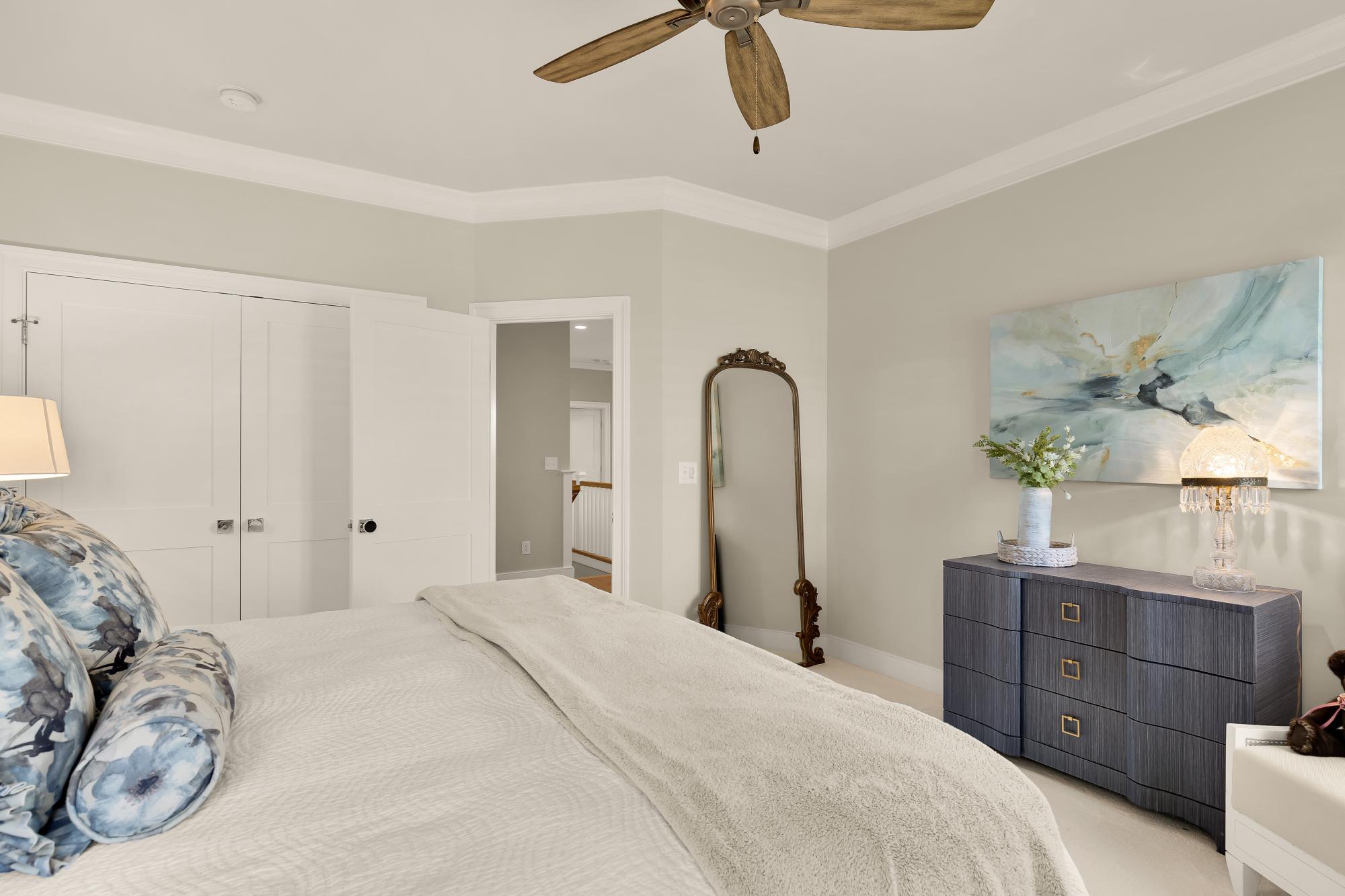 SHOWFIELD - Residential