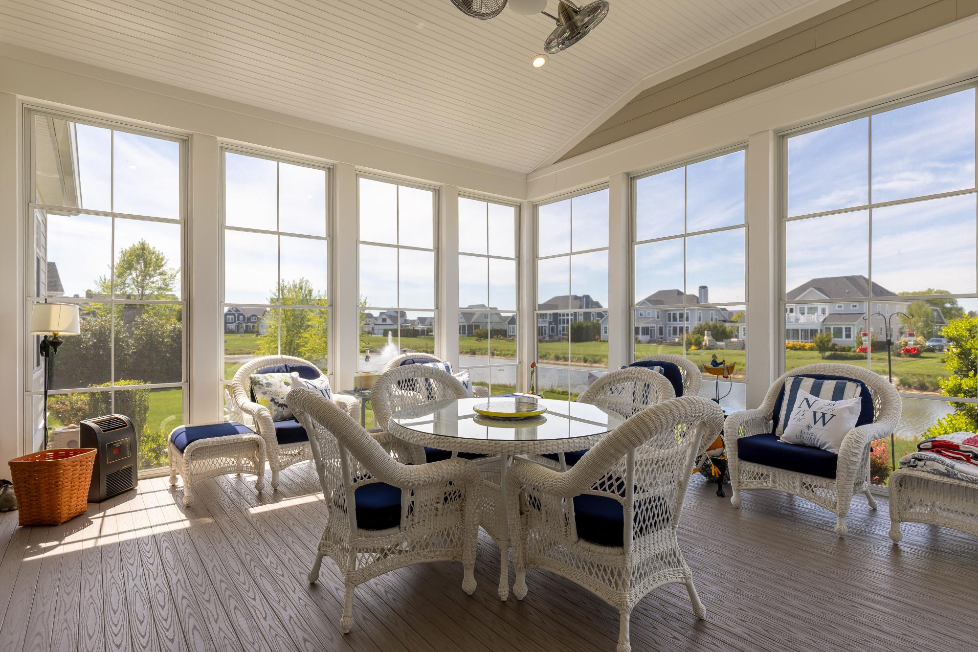 SHOWFIELD - Residential