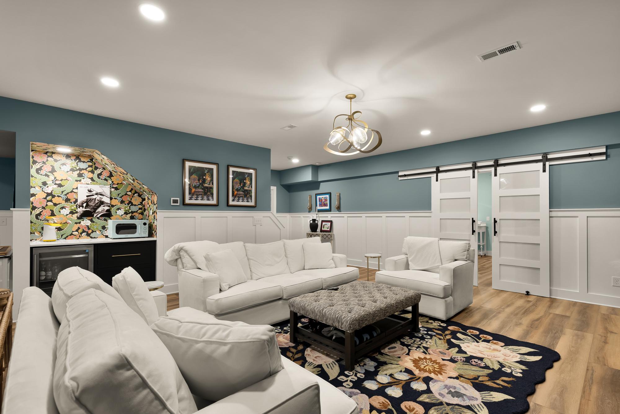 SHOWFIELD - Residential
