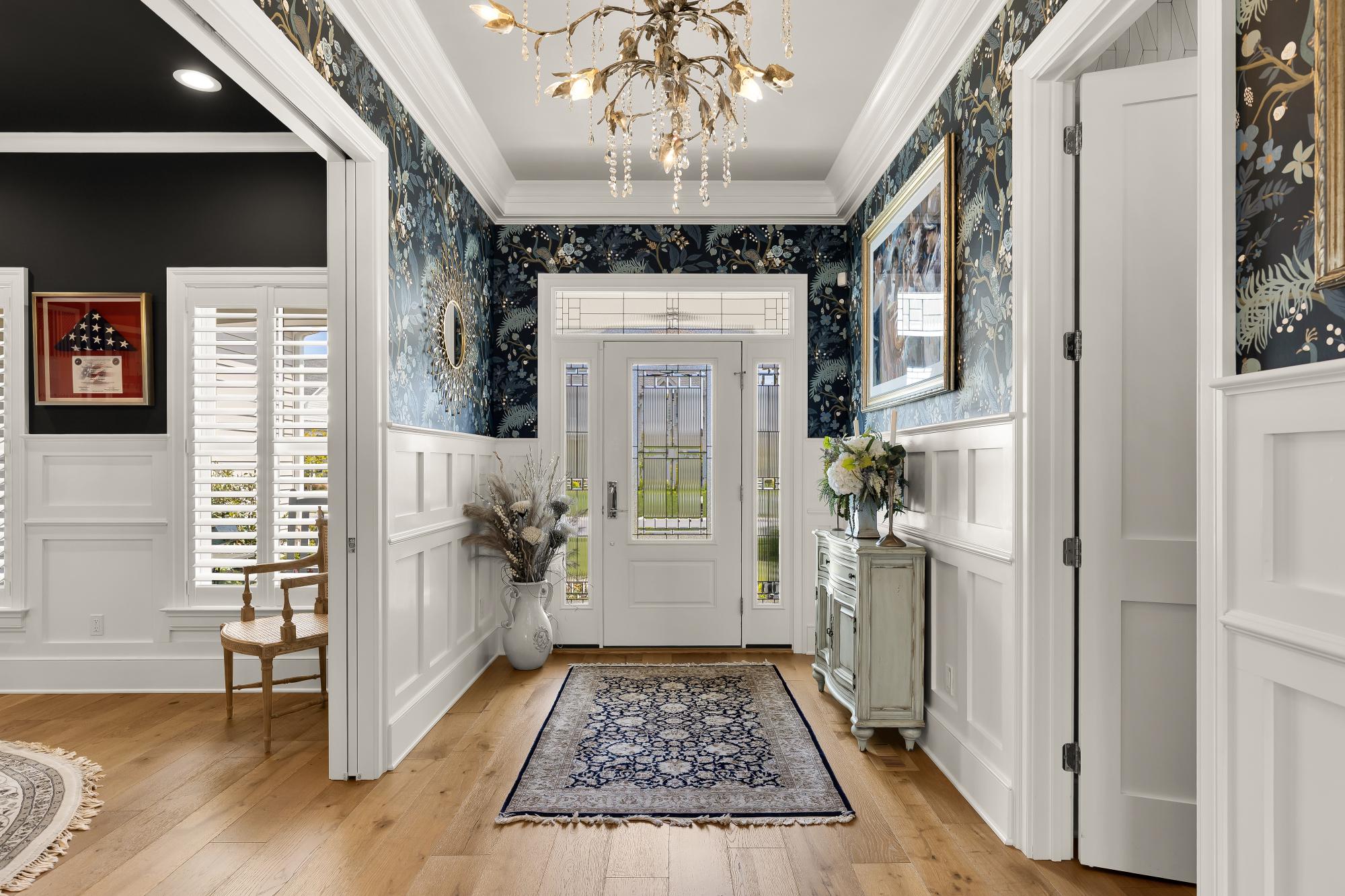 SHOWFIELD - Residential