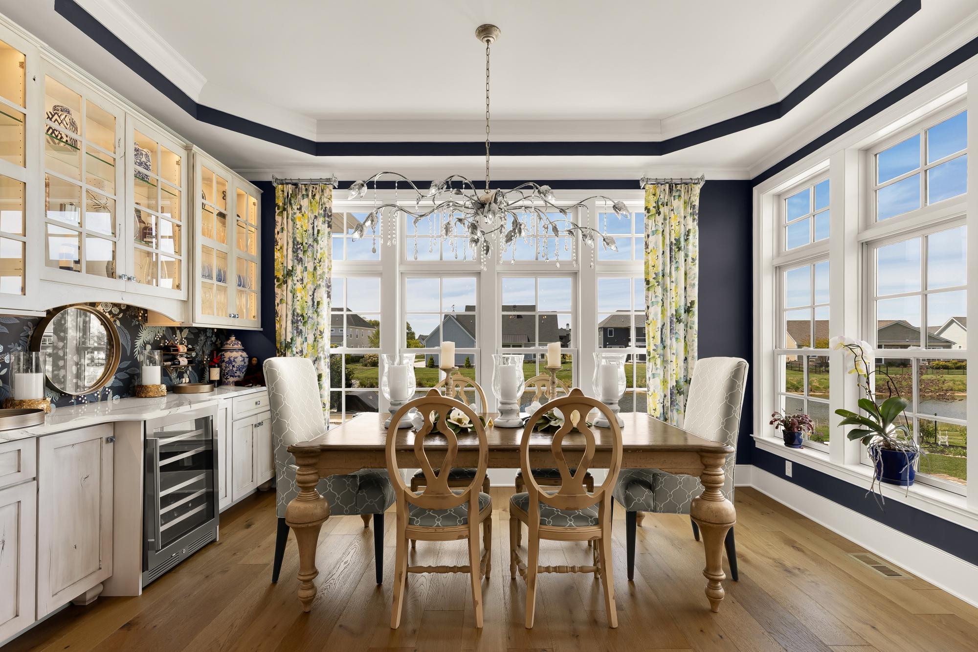 SHOWFIELD - Residential