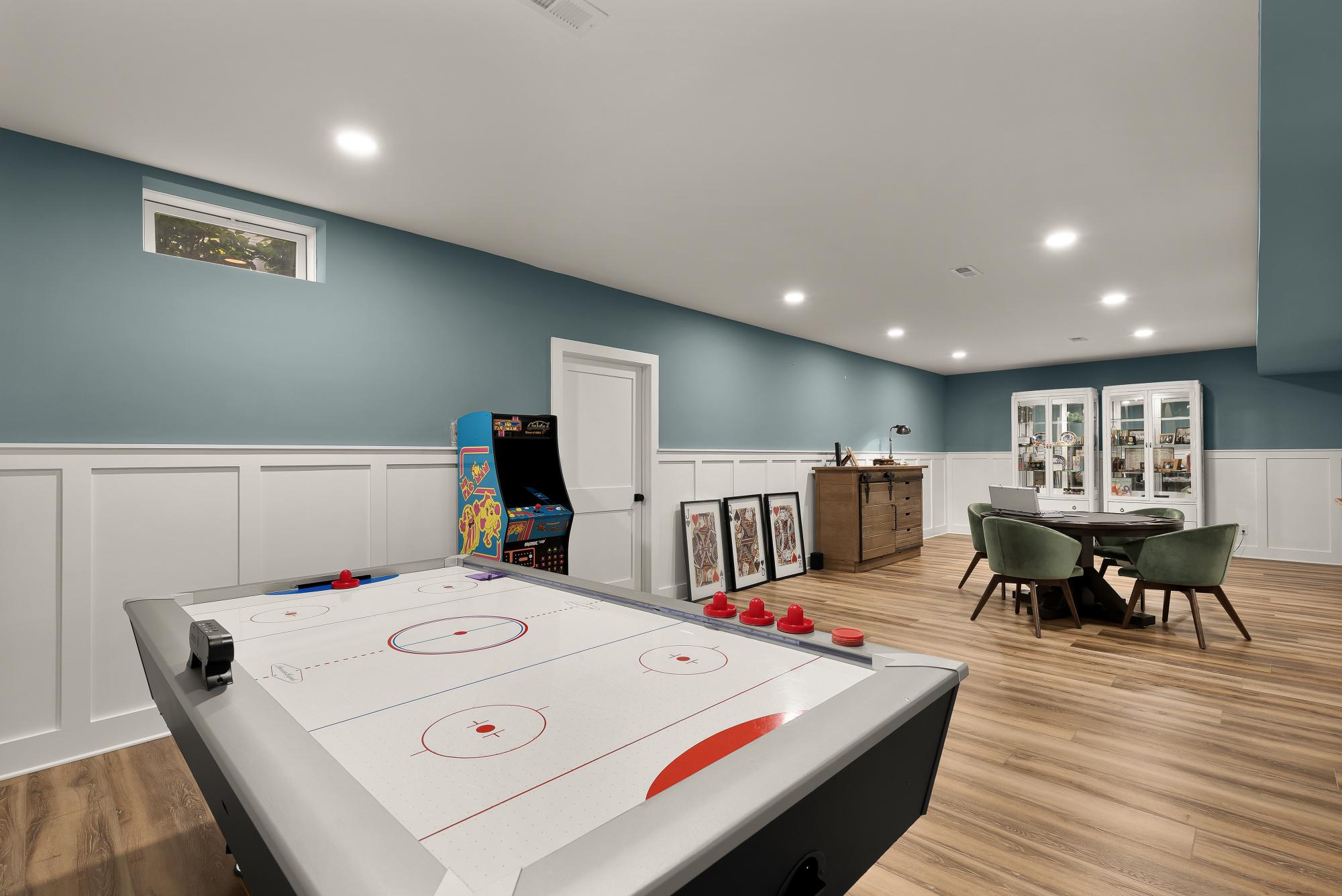 SHOWFIELD - Residential