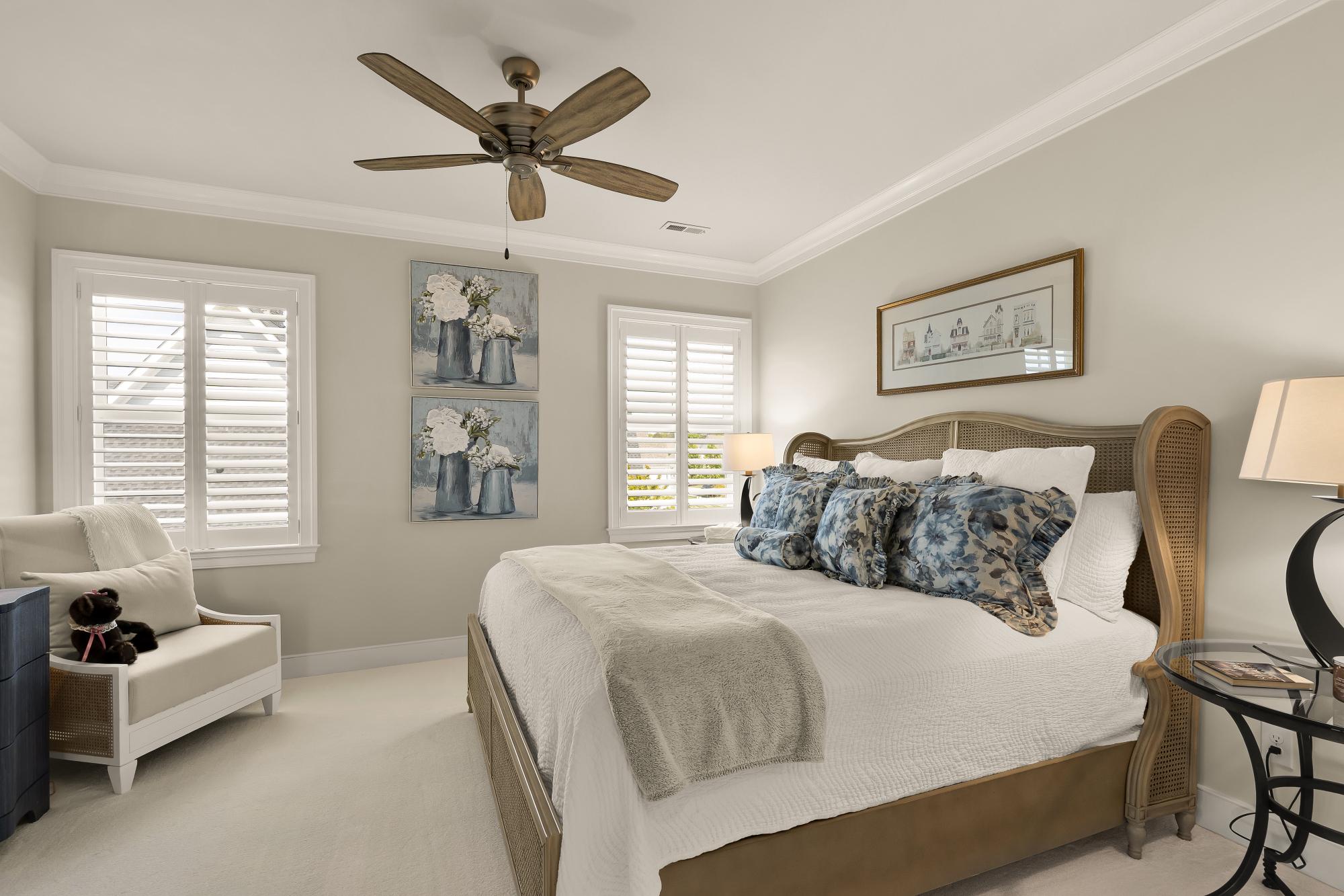 SHOWFIELD - Residential