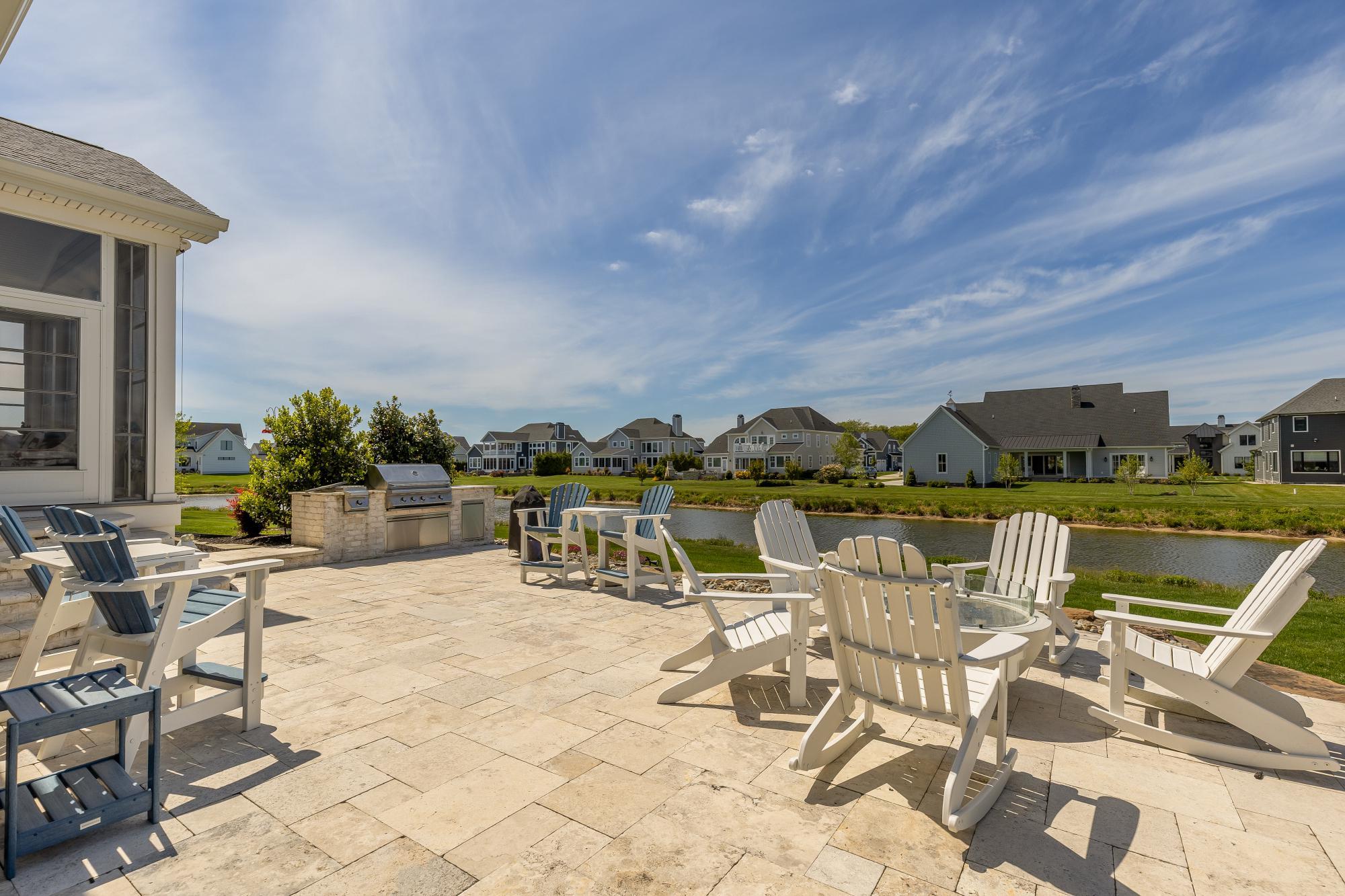 SHOWFIELD - Residential
