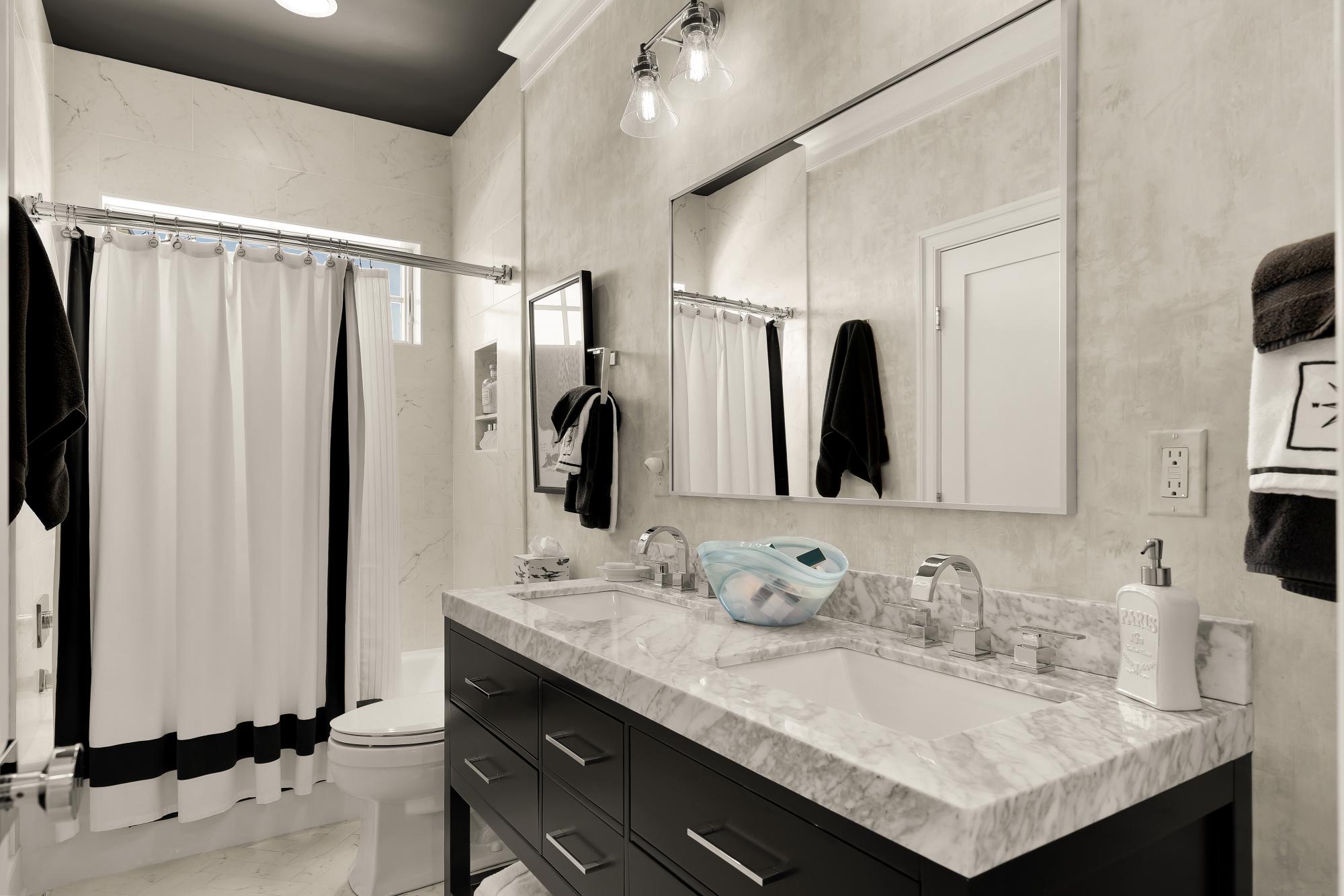 SHOWFIELD - Residential