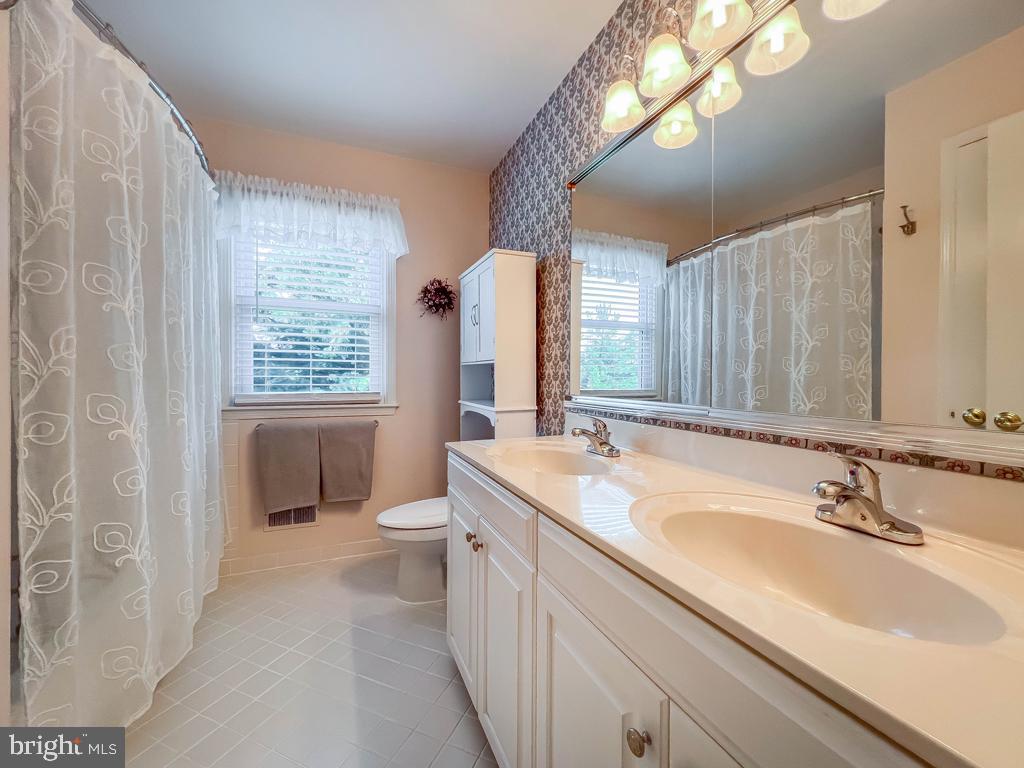 NORTHAMPTON ESTS - Residential