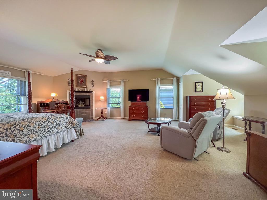 NORTHAMPTON ESTS - Residential