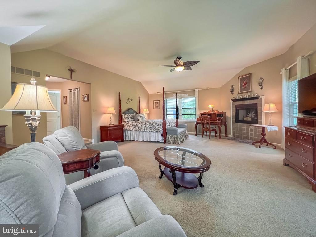 NORTHAMPTON ESTS - Residential