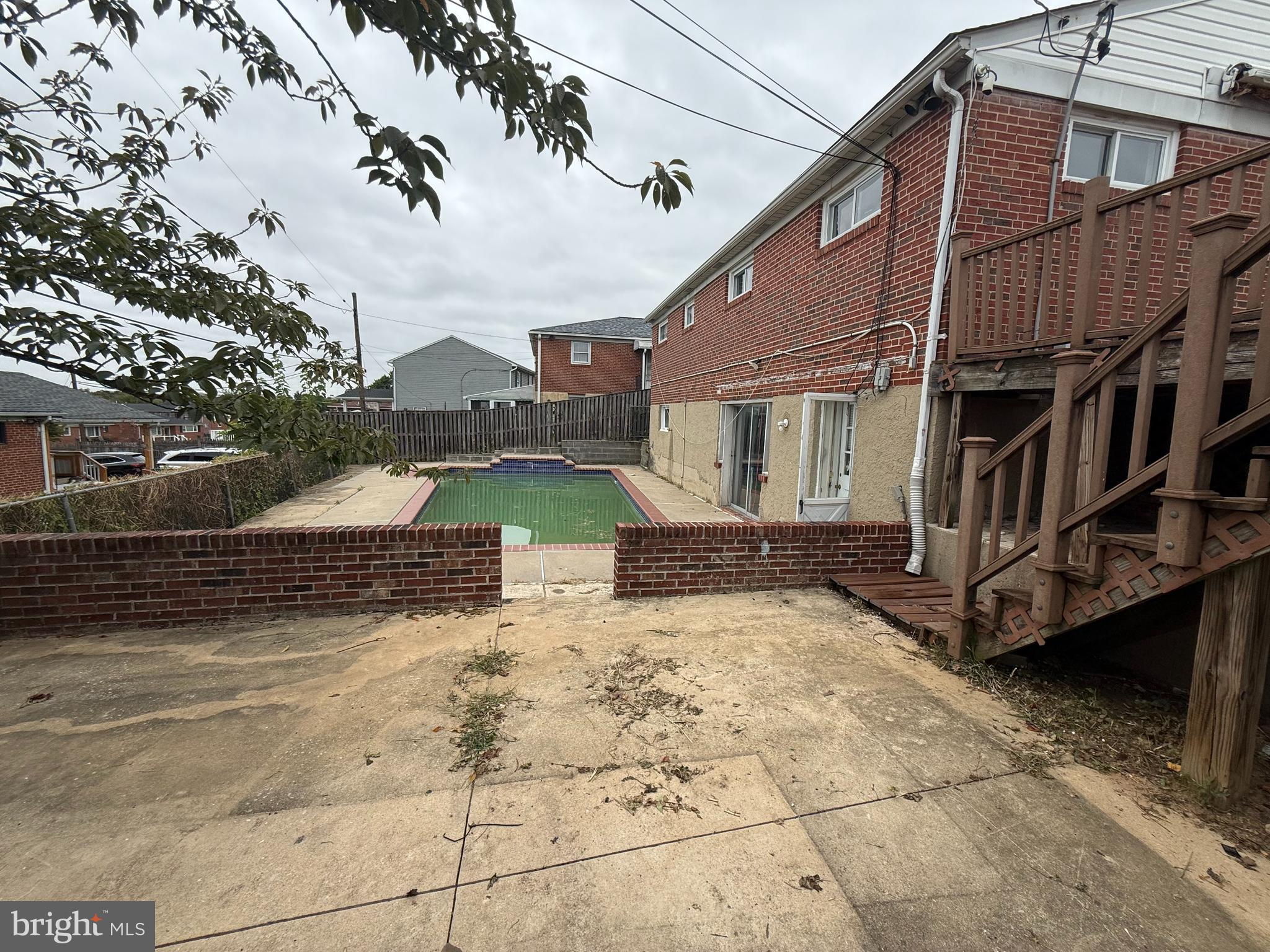 DELVALE MANOR - Residential