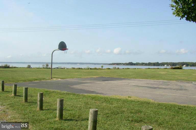 FRANKLIN MANOR BEACH - Residential