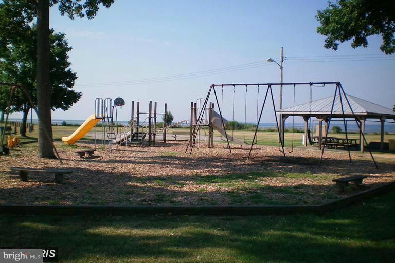 FRANKLIN MANOR BEACH - Residential