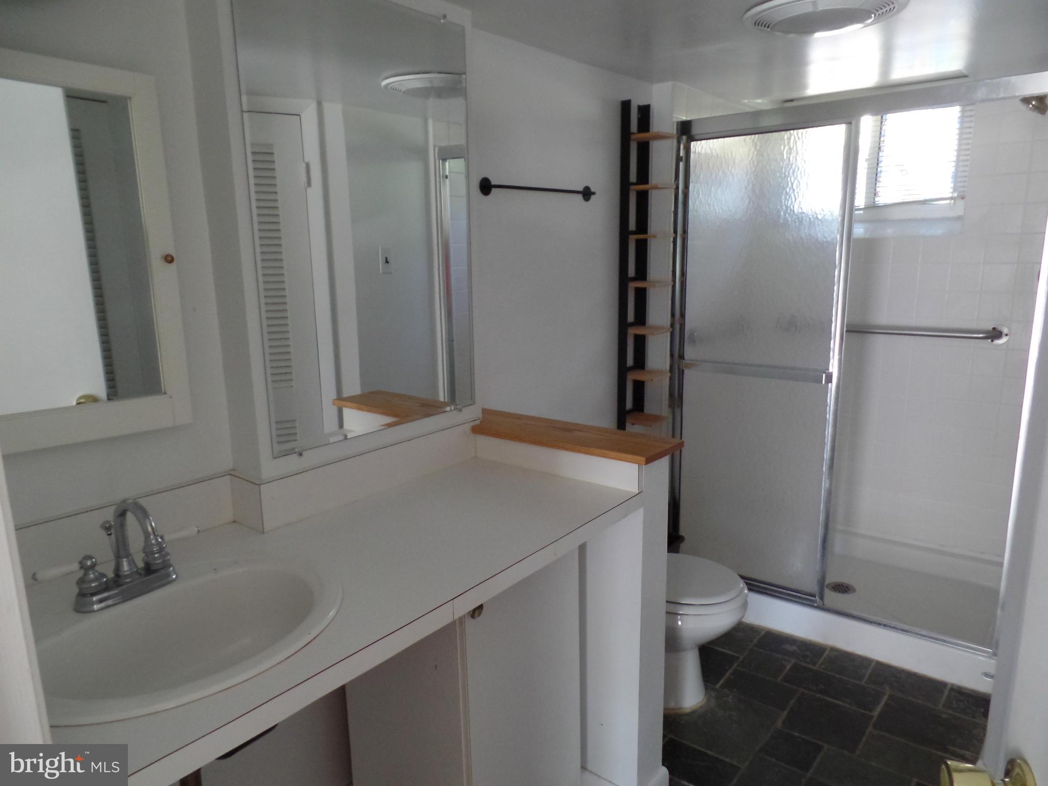 SPY HILL - Residential Lease