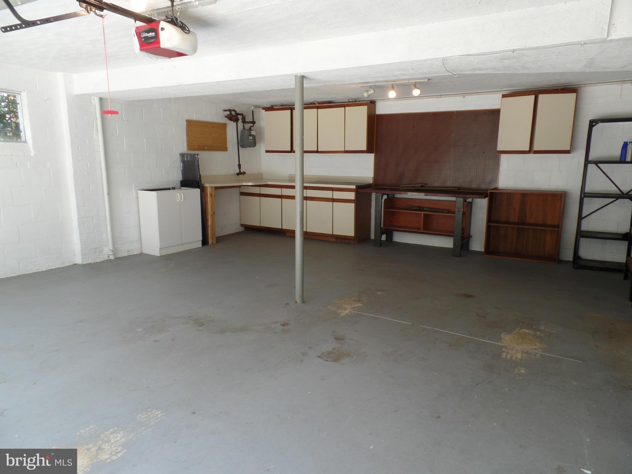 SPY HILL - Residential Lease