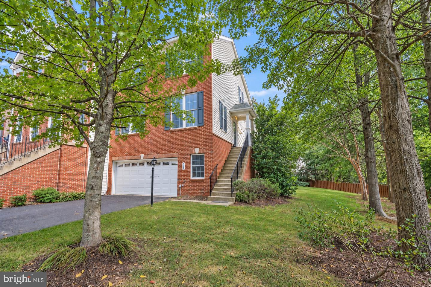 100 IVY HILLS TERRACE