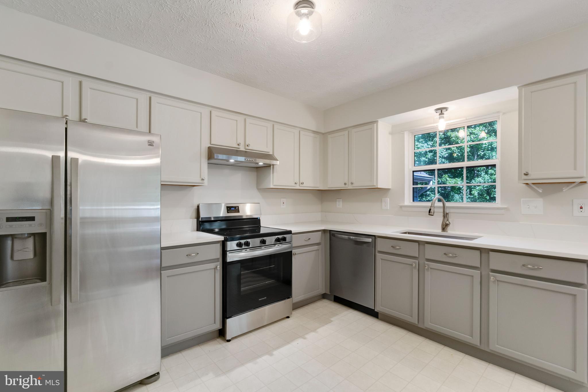 RIVERSIDE - Residential