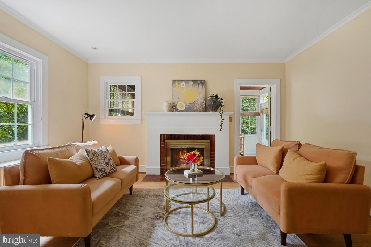 820 DAVIS AVENUE