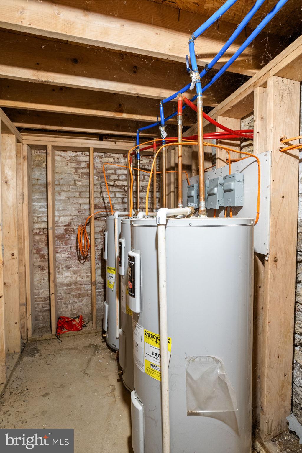 PHILADELPHIA (NORTH) - Commercial Sale