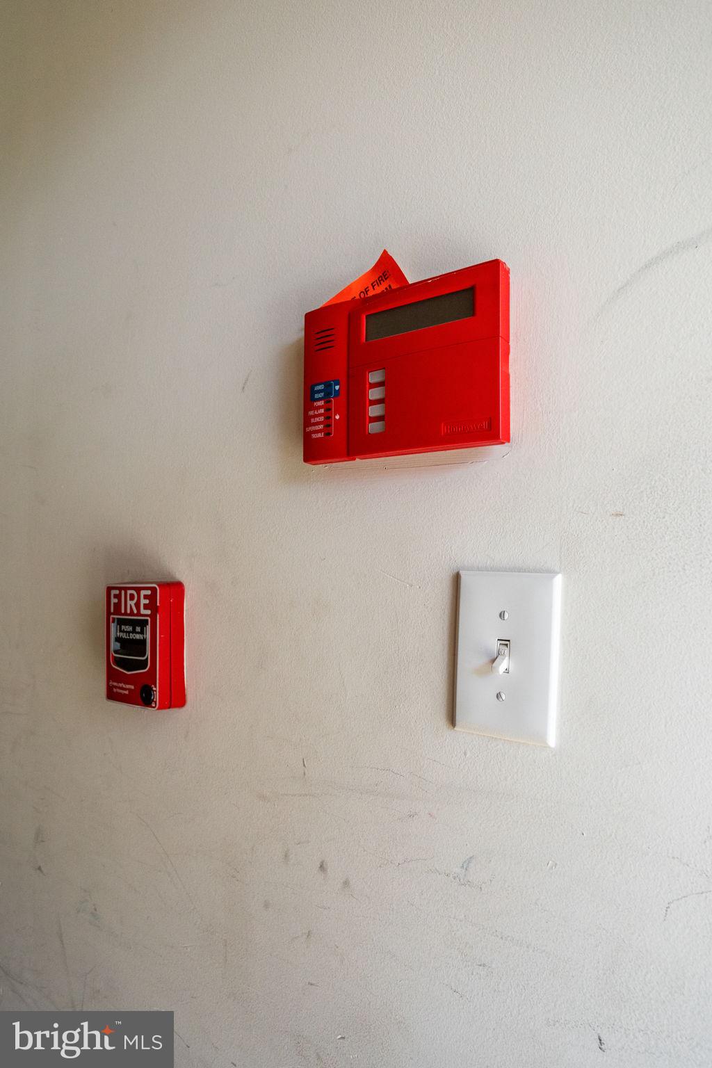 PHILADELPHIA (NORTH) - Commercial Sale