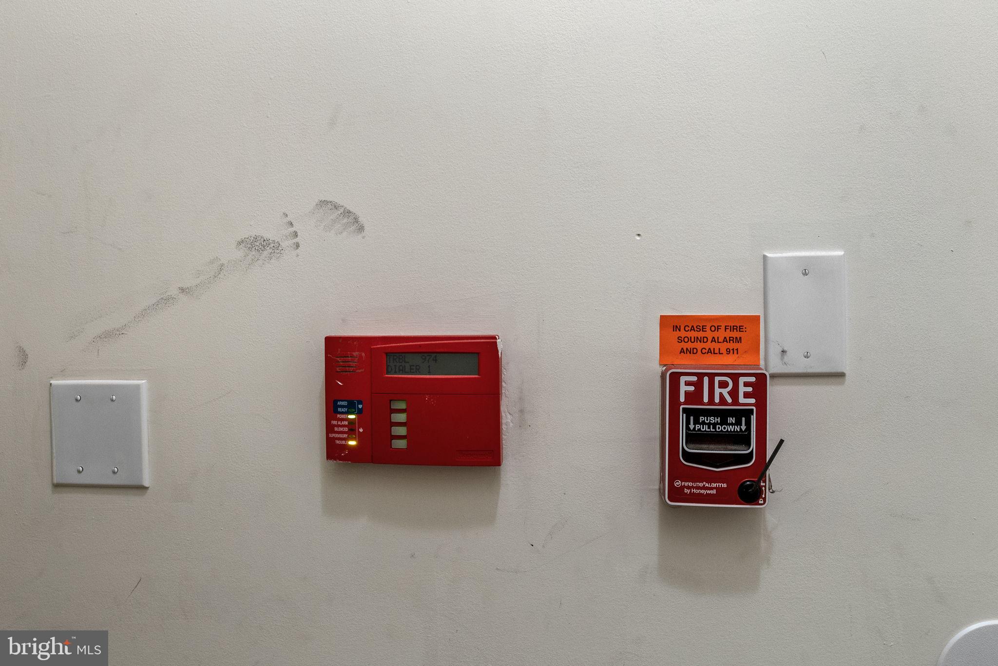 PHILADELPHIA (NORTH) - Commercial Sale