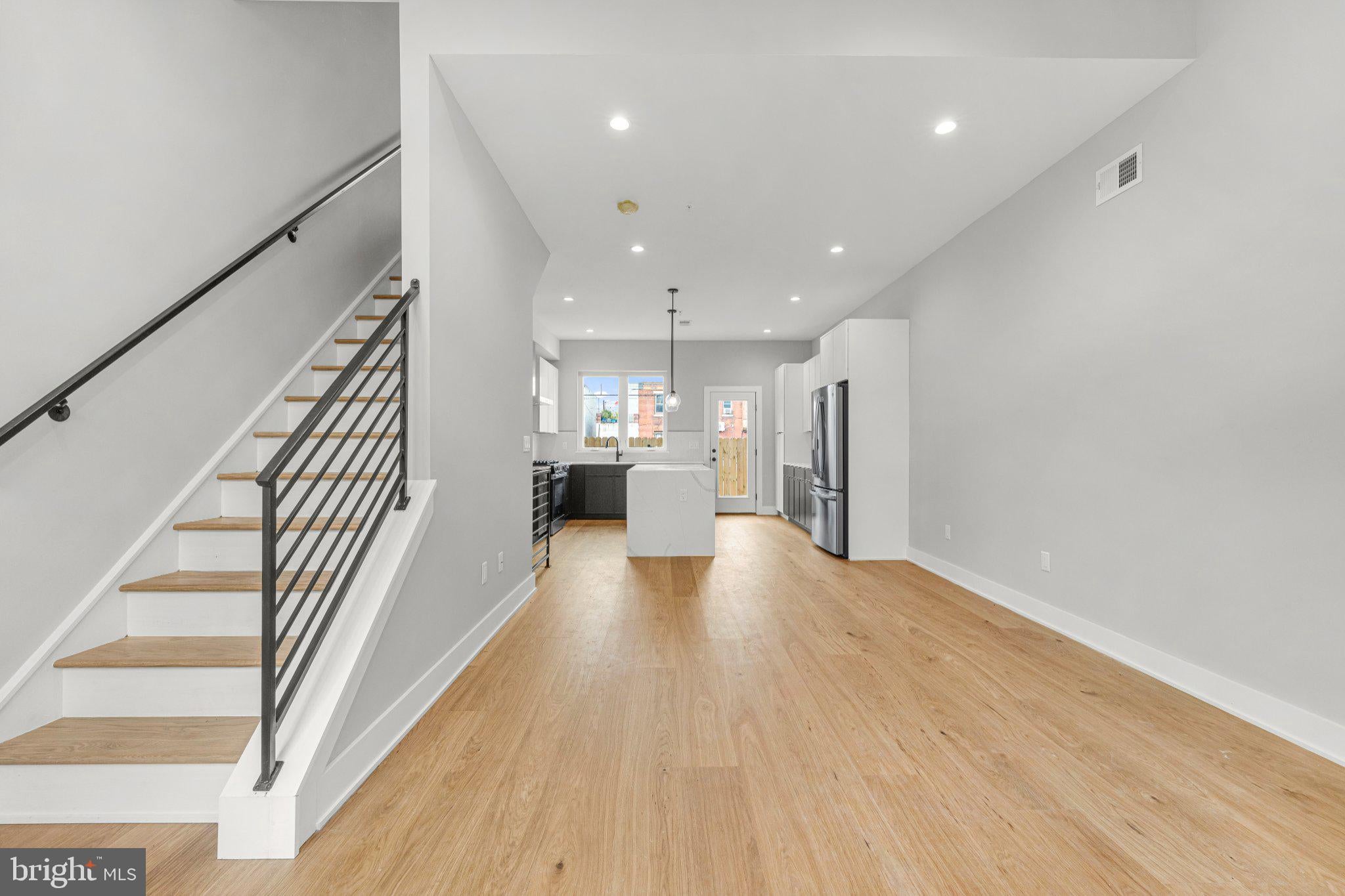 907 EMILY STREET