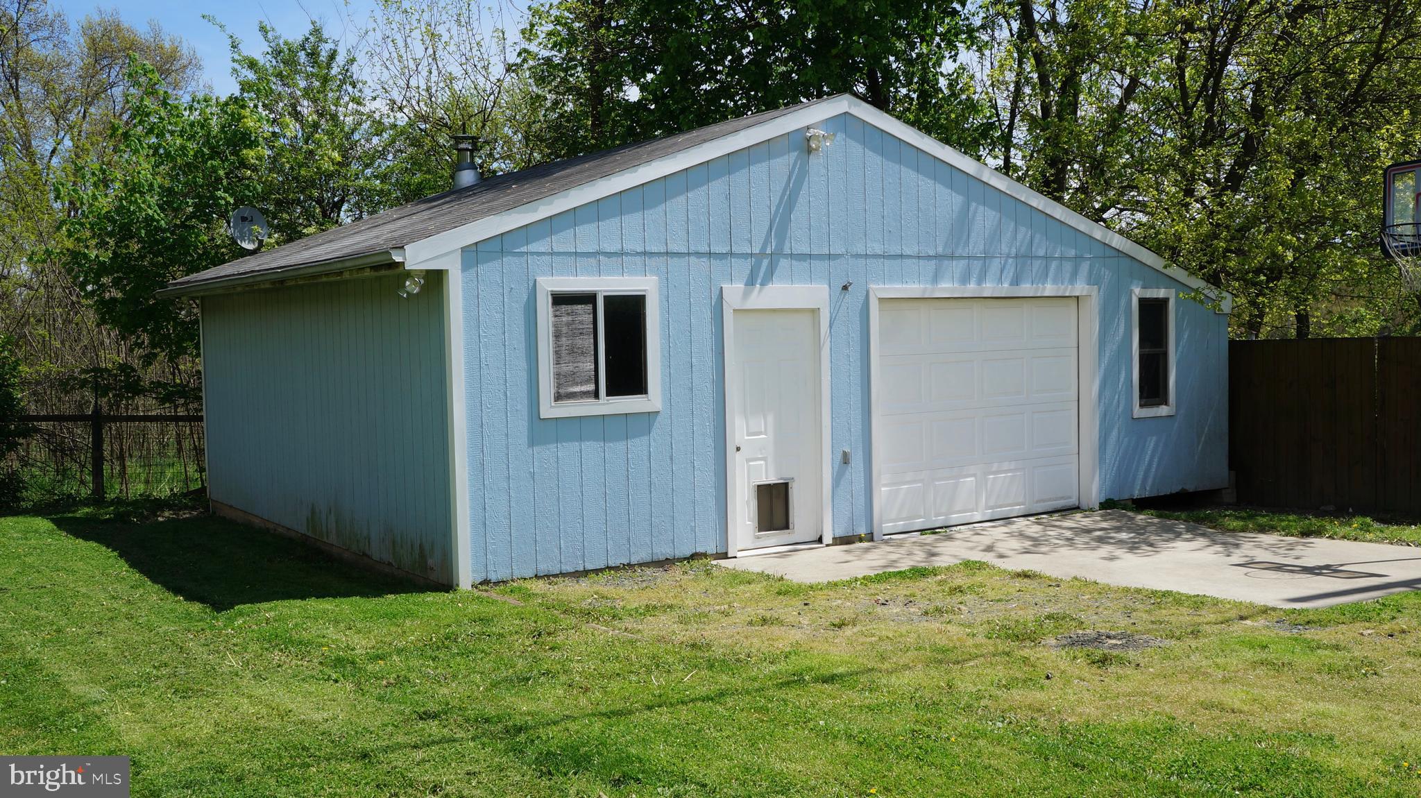 WHITE ROCK - Residential