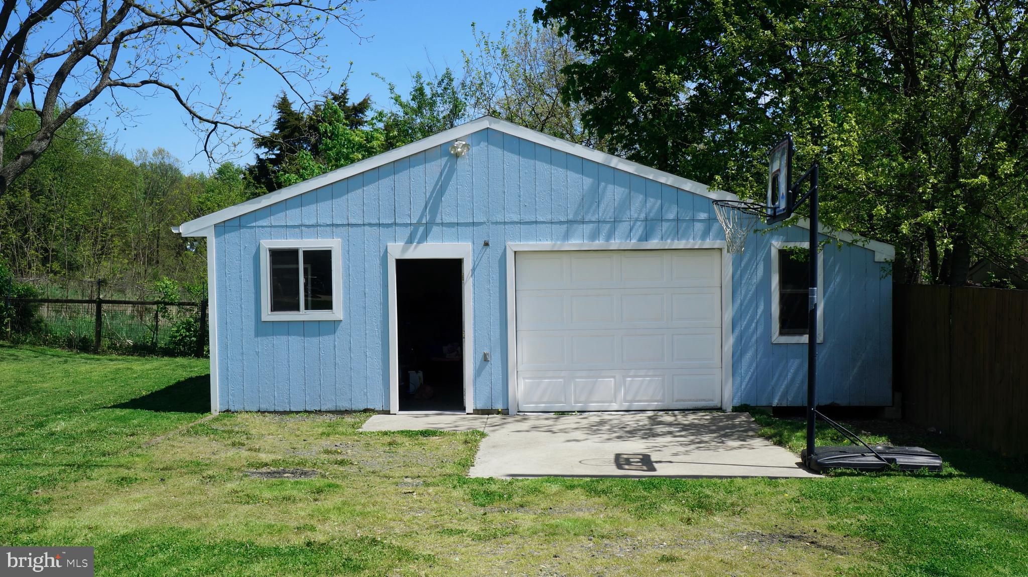 WHITE ROCK - Residential