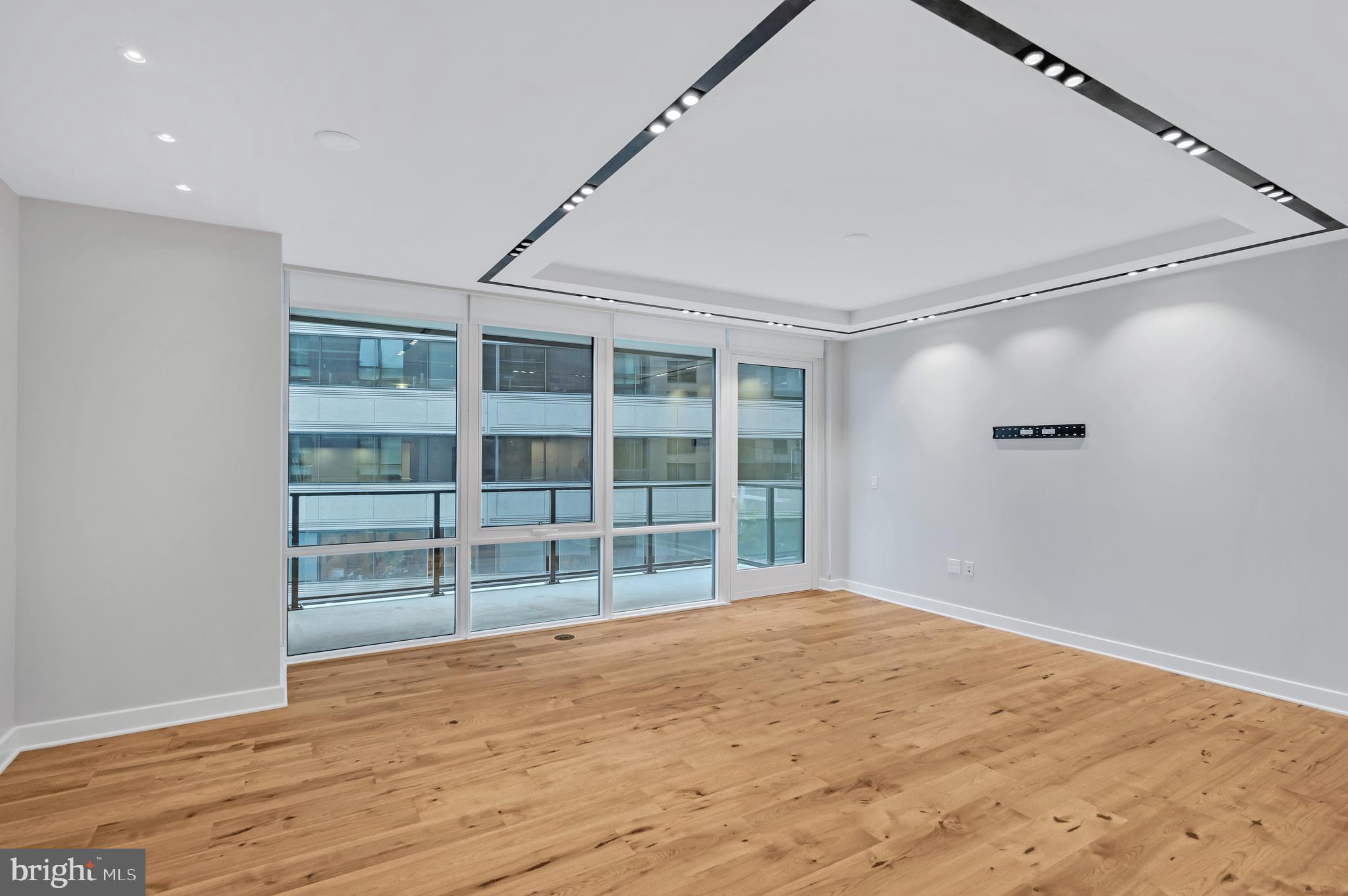 ROSSLYN - Residential Lease