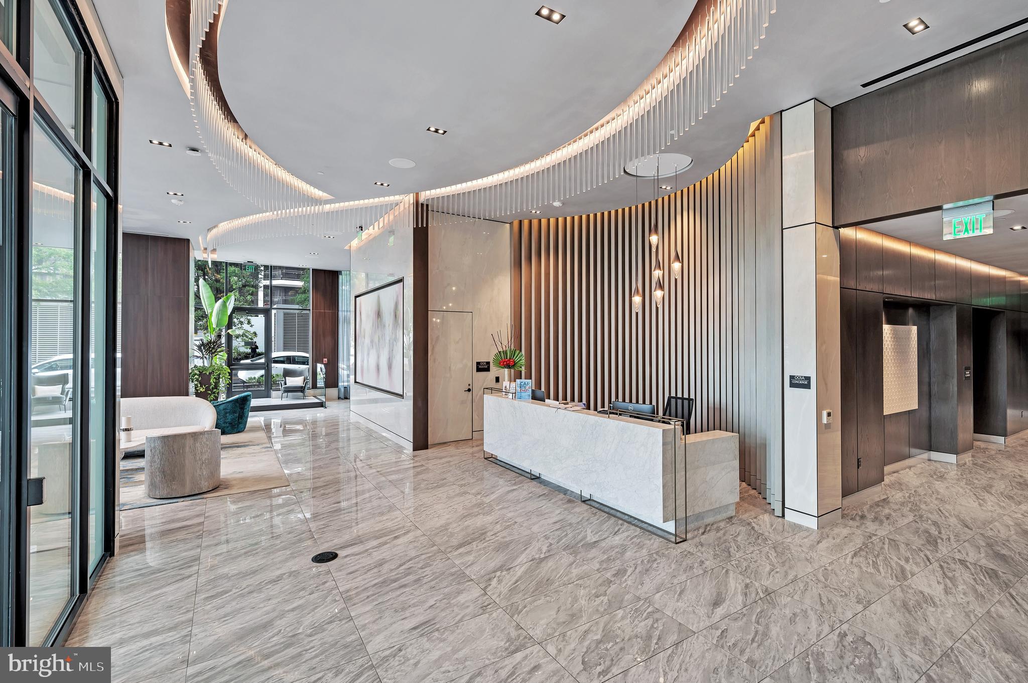 ROSSLYN - Residential Lease